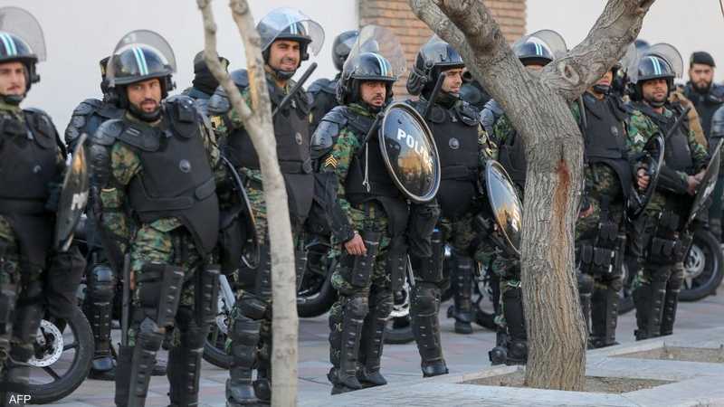 La policía iraní detiene a 24 personas acusadas de espionaje para Israel