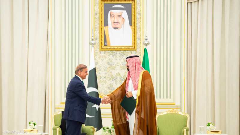 السعودية وباكستان توقعان اتفاقية دفاع استراتيجي مشترك