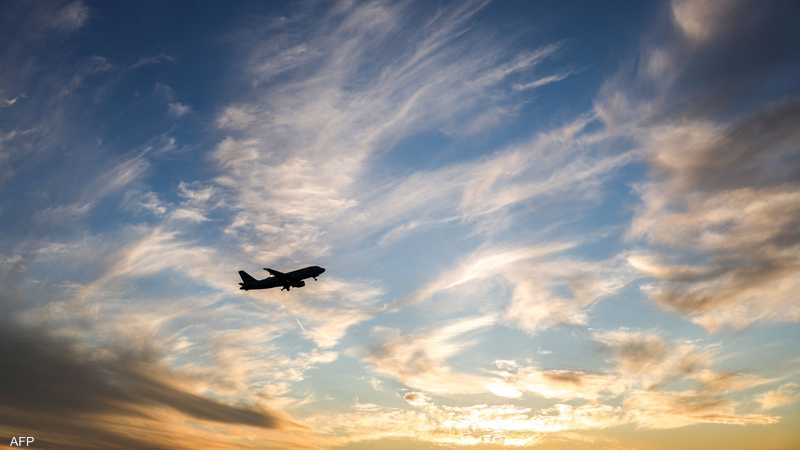 Atterrissage d'urgence d'un avion de journalistes au sommet de Charm el-Cheikh à Naples suite à une suspicion d'explosion