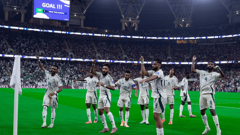 Arabia Saudita da la vuelta al partido contra Indonesia con un 3-2 y se acerca a la clasificación para el Mundial 2026