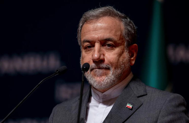 Official Iranian Announcement: Foreign Minister Agreed with Three European Powers to Resume Nuclear Talks