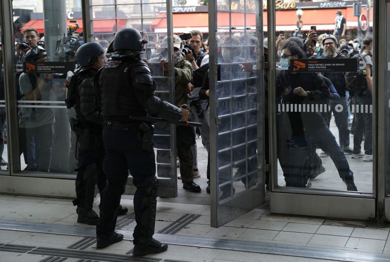 La policía francesa arresta a 4 personas tras disturbios en el concierto de la orquesta israelí en París