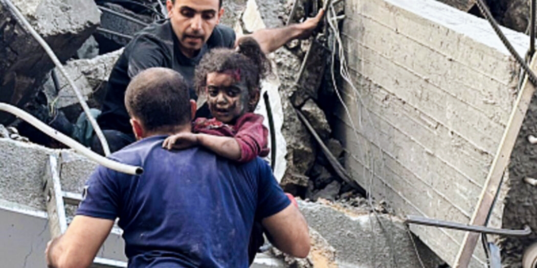 İsrail'in Yoğun Saldırısı Gazze Şeridi'ni Hedef Aldı ve 62 Filistinli'nin Şehit Olmasına Neden Oldu