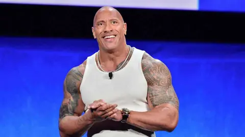 Dwayne Johnson: De la WWE a Estrella de Cine en Hollywood