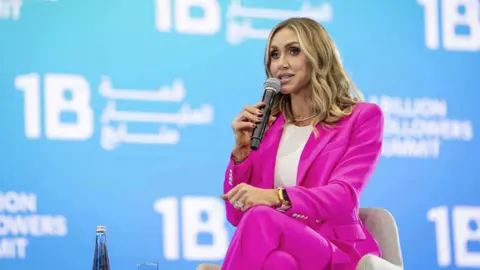 Lara Trump en Dubái: Donald Trump escribe sus propios mensajes en redes sociales