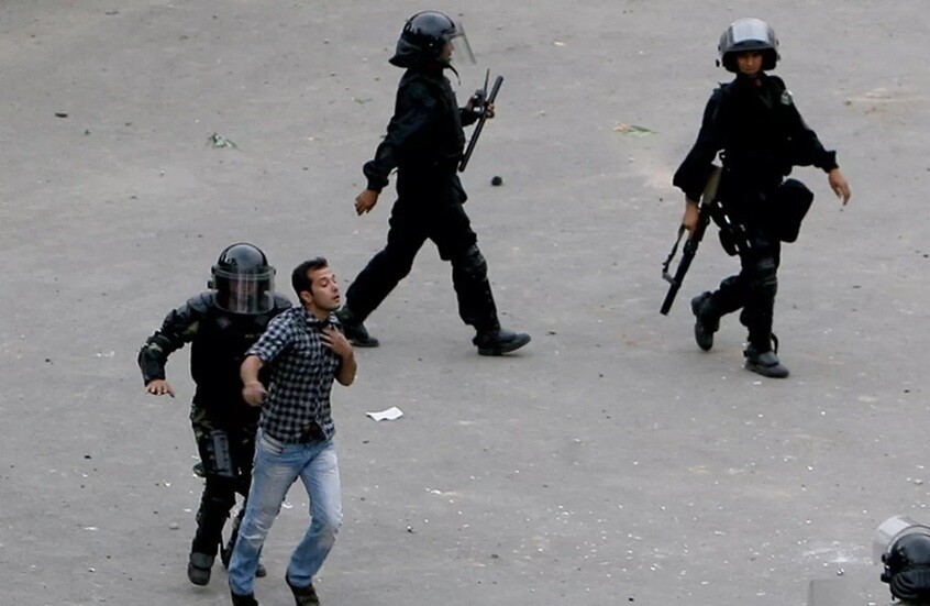 السلطات الإيرانية تعتقل عشرات “منظمي الاضطرابات” في محافظات متعددة