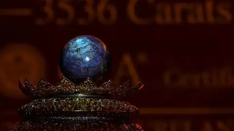 Sri Lanka enthüllt den größten Sternsaphir der Welt für 300 Millionen Dollar