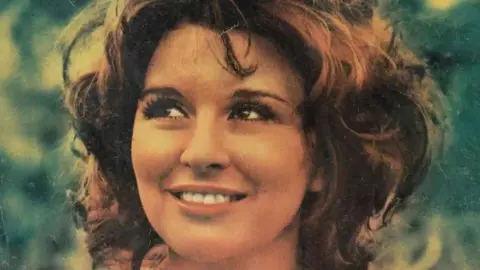 Un nouveau livre révèle des détails non divulgués sur la mort de Souad Hosni après 25 ans