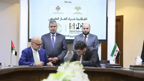 La Syrie et la Jordanie signent un accord pour l'approvisionnement en gaz afin de renforcer la stabilité électrique