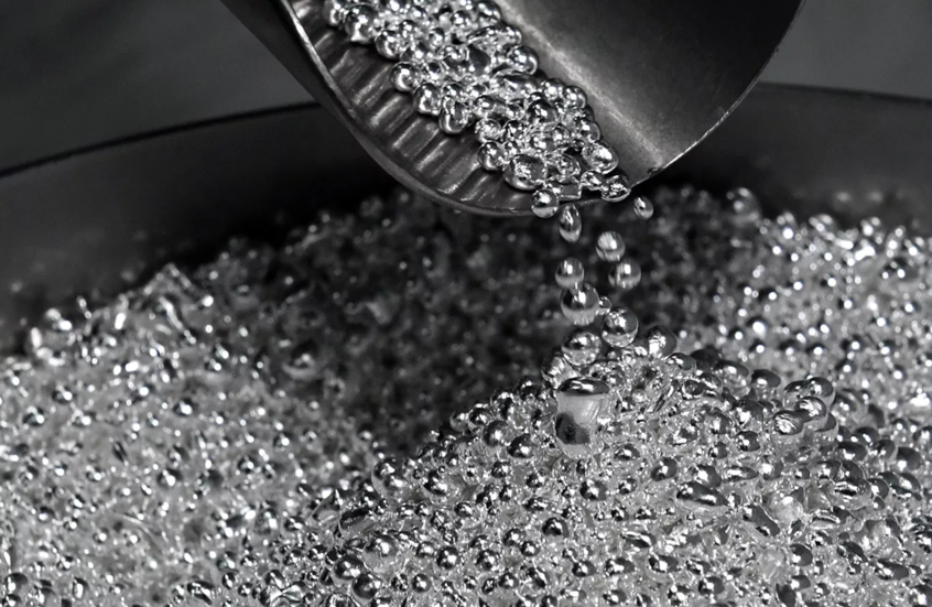 الفضة تسجل قفزة غير مسبوقة وتخترق حاجز 110 دولارات للأونصة