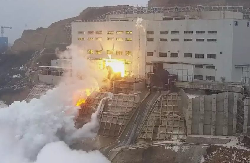 Chinese Leap in Space Race: Test of New Engine for Reusable Rockets with Huge Thrust