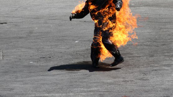 «Blague mortelle» secoue la rue égyptienne.. Des adolescents mettent le feu à leur ami dans la province de Gizeh