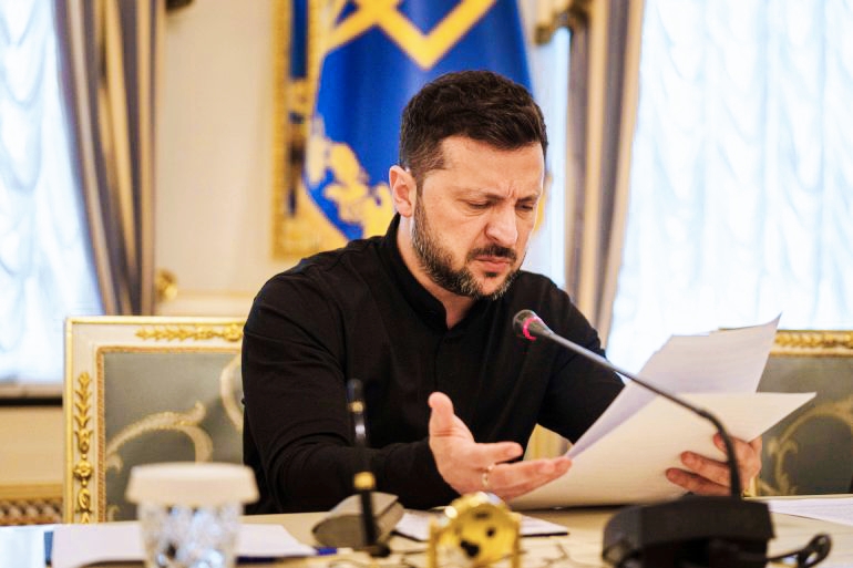 Zelensky Calls for Accelerating Sanctions on Russia After Extensive Missile Attack