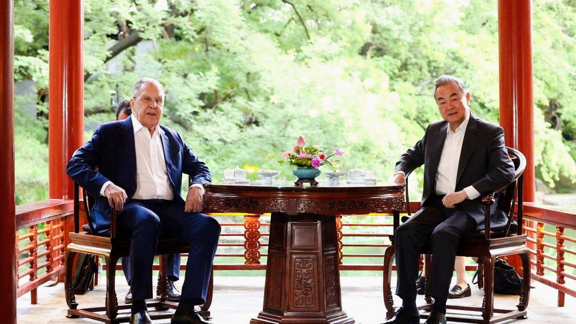 Lavrov Meets Chinese Foreign Minister in Beijing to Discuss Ukraine Crisis