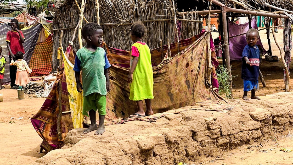 Attaque d'un camp de déplacés au Darfour .. 8 morts et avertissement d'une catastrophe sanitaire