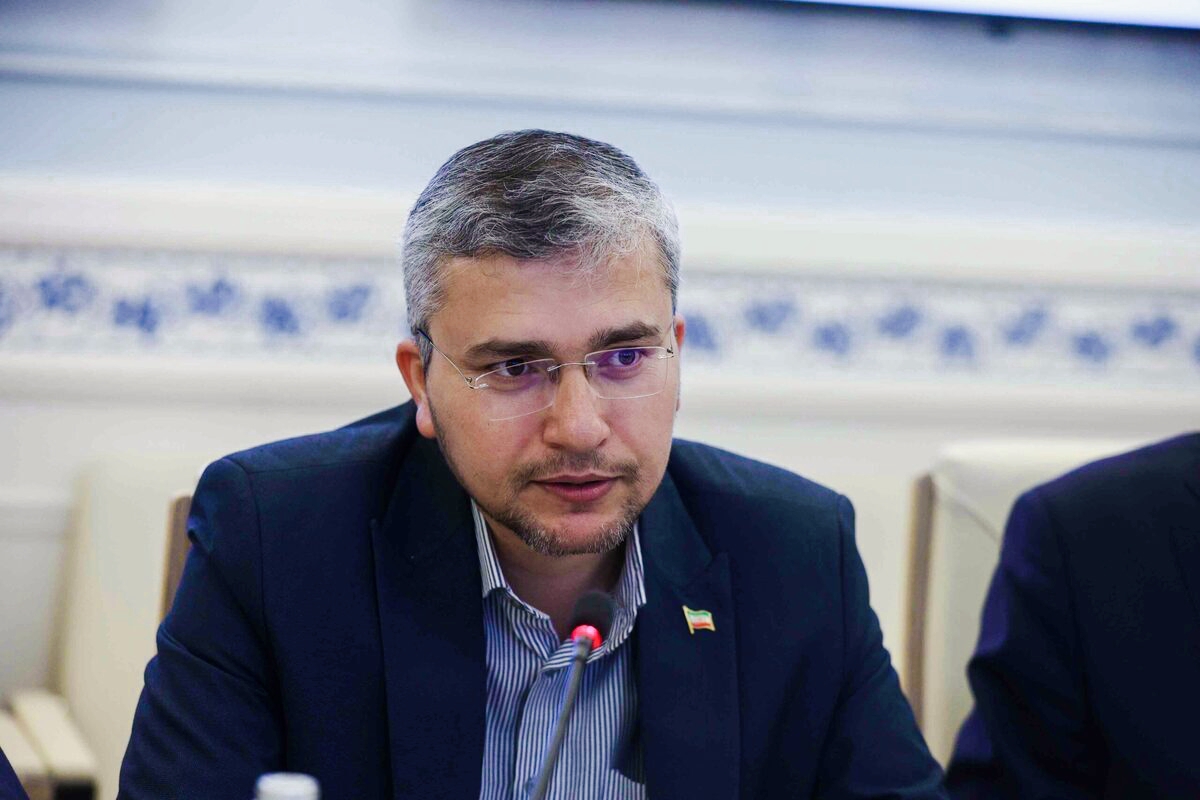 Iran threatens to withdraw from the Non-Proliferation Treaty and enrich uranium excessively