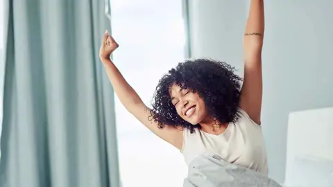 الاستيقاظ الساعة 5 صباحاً.. سر النجاح أم خرافة منتشرة؟