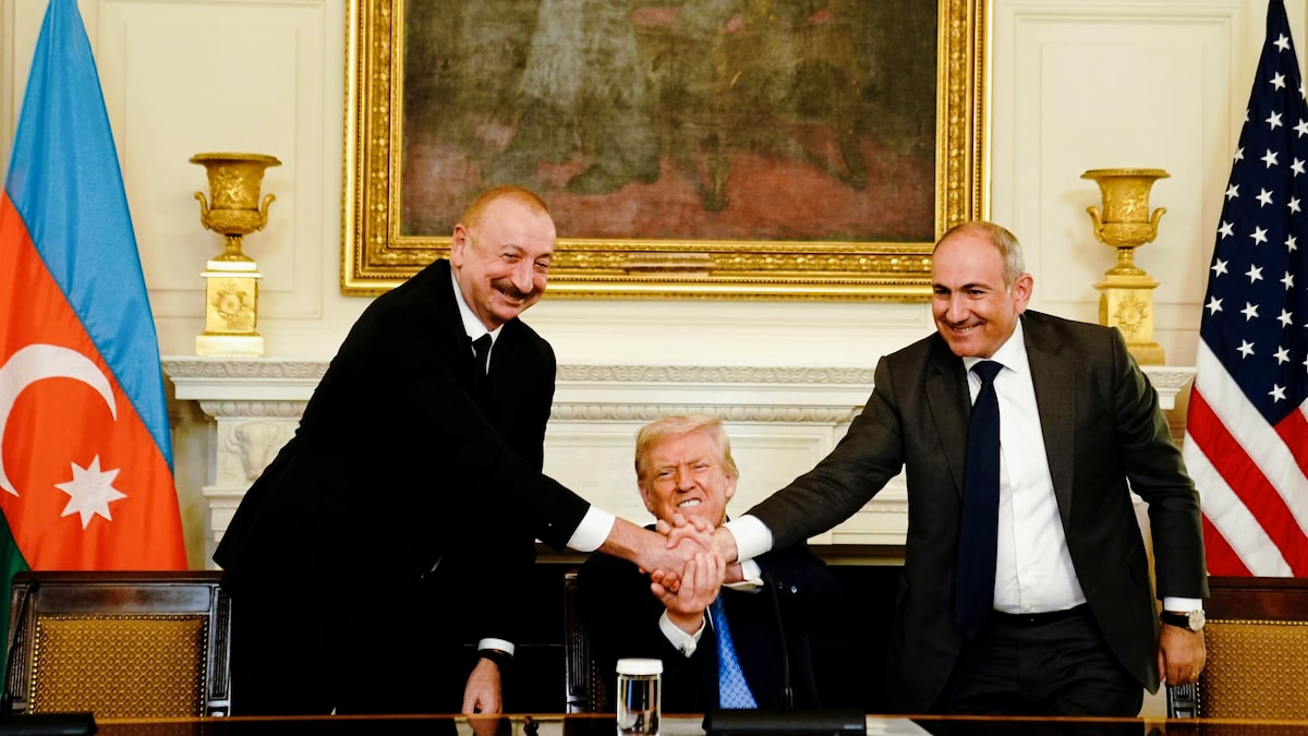 Un saludo histórico entre Armenia y Azerbaiyán ... ¡y Trump es nominado para el Nobel!