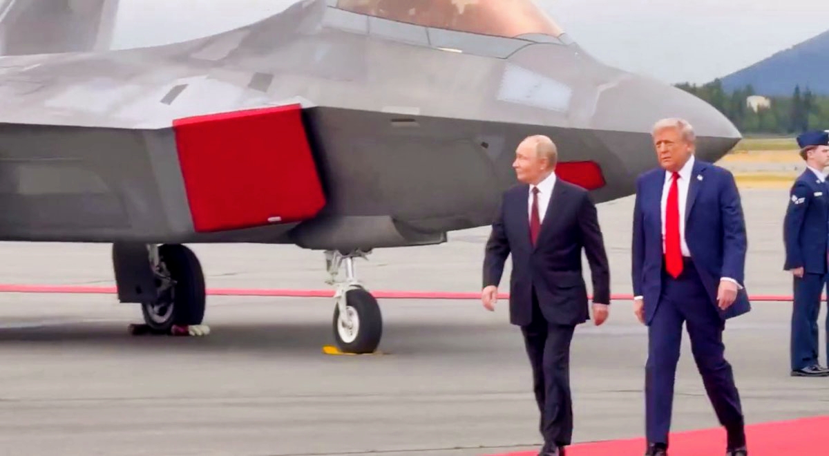 Putin in Alaska: Warum erschienen die amerikanischen F-22-Kampfjets zu seinem Empfang?