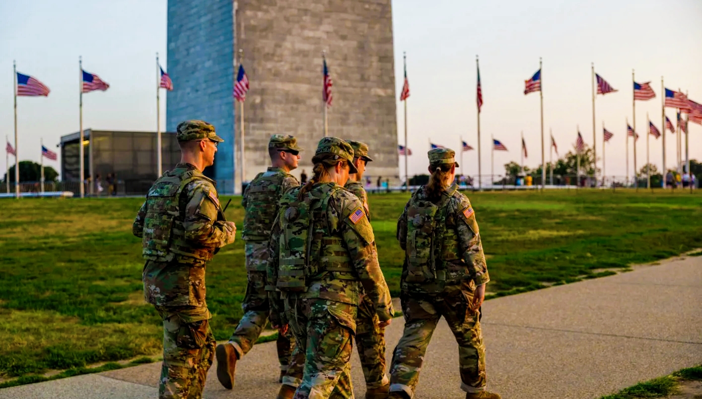 Bewaffnung der Nationalgarde auf den Straßen von Washington auf Befehl von Trump und dem Pentagon