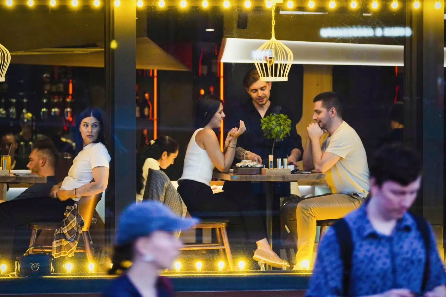 A fight over "mayonnaise" turns into a massive fire at a café in Spain