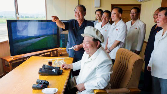 Test fortschrittlicher Raketen in Nordkorea unter der Aufsicht von Kim Jong Un