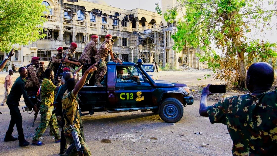 El Fasher: 7 Stunden intensiver Kämpfe zwischen der Armee und "Schnellen Unterstützungskräften"