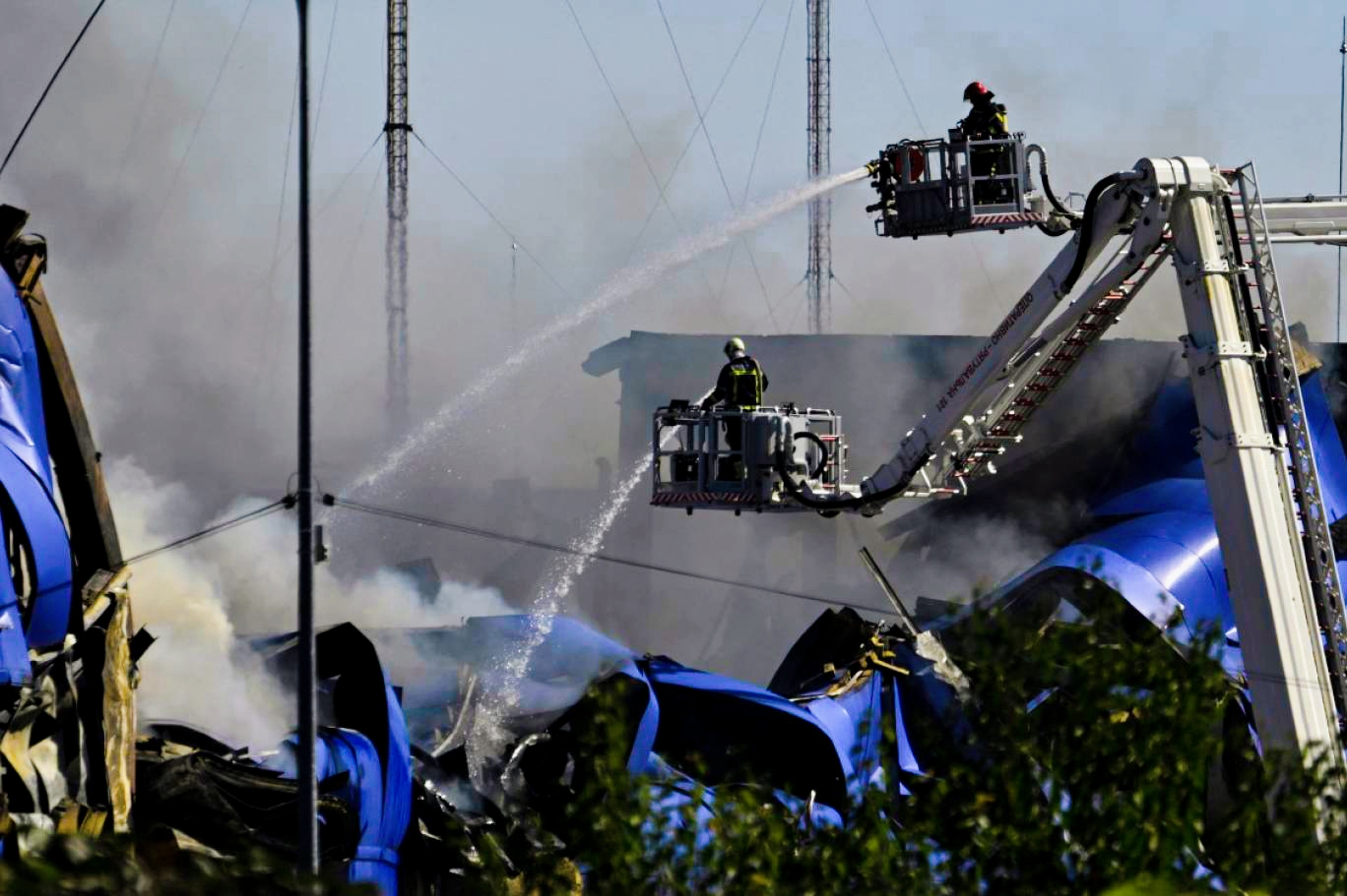 Russia Bombs Railways in Ukraine Amid New Military Escalation