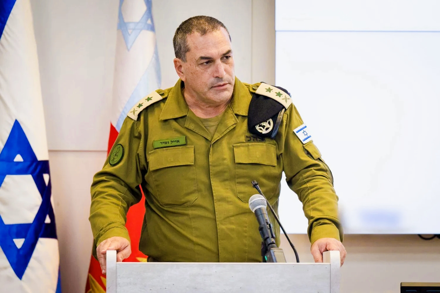 El Jefe de Estado Mayor israelí Zamir comenta sobre el ataque en el puente Allenby y la muerte de dos soldados