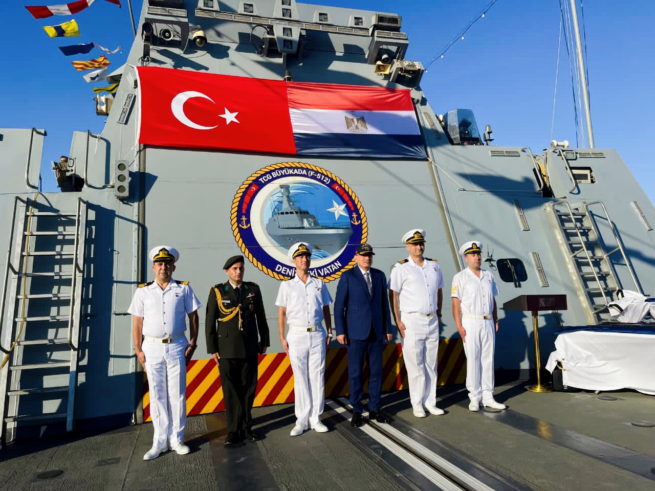 Después de 13 años de interrupción .. Egipto y Turquía reanudan maniobras navales en el Este del Mediterráneo