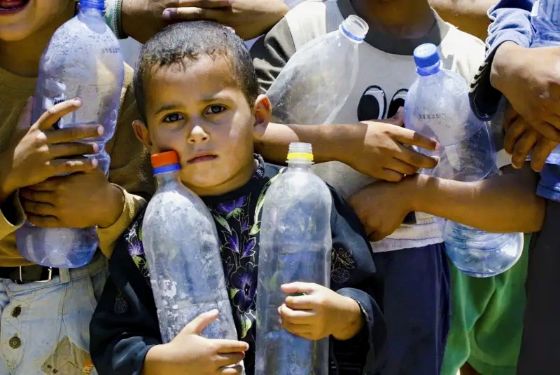 Gaza fait face à une crise d'eau étouffante au milieu des bombardements et du blocus