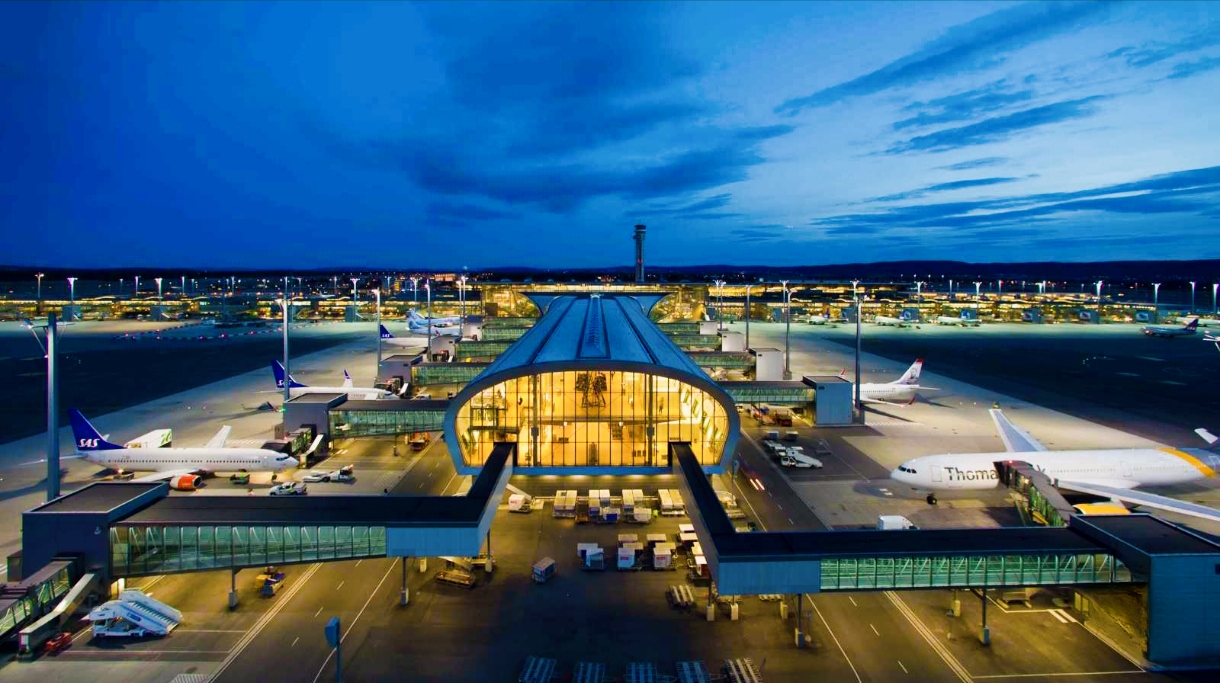 Drones Disrupt Largest Airports in Scandinavia .. And Divert Dozens of Flights