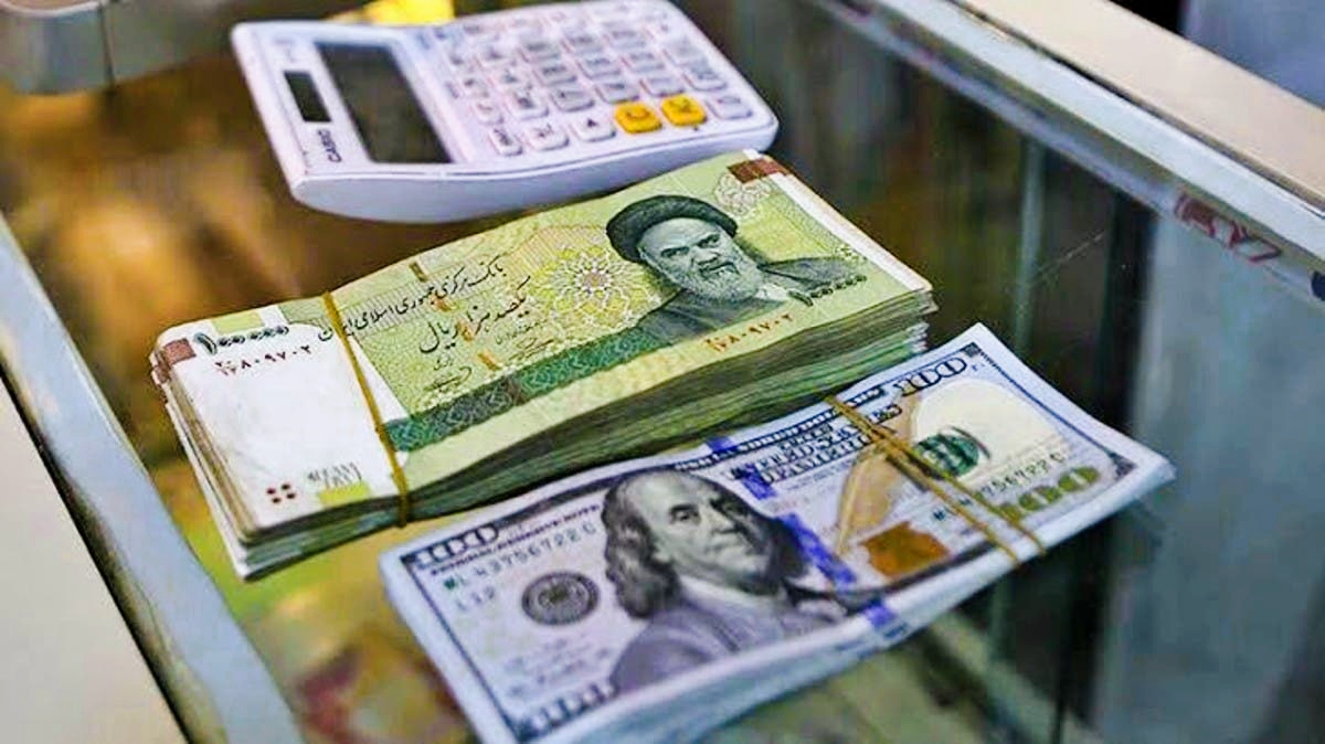 The Iranian Rial Collapses Against the Dollar After the Return of International Sanctions