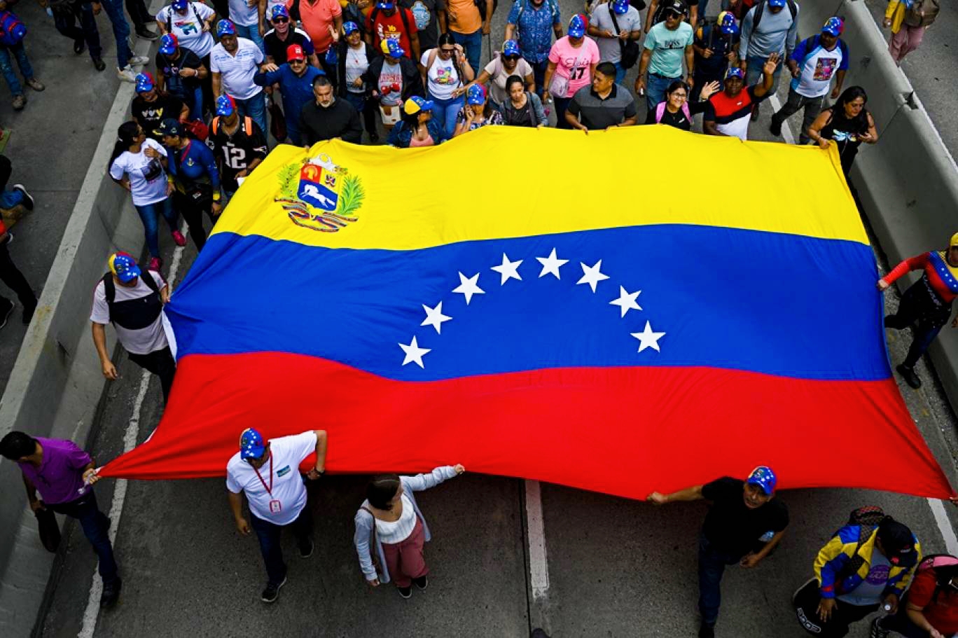 Venezuela's Oil Wealth Amidst Economic Crisis: Understanding the Downfall