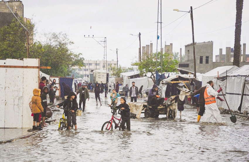 Storm 'Byron' Impacts Middle East: Flood and Wind Warnings Issued