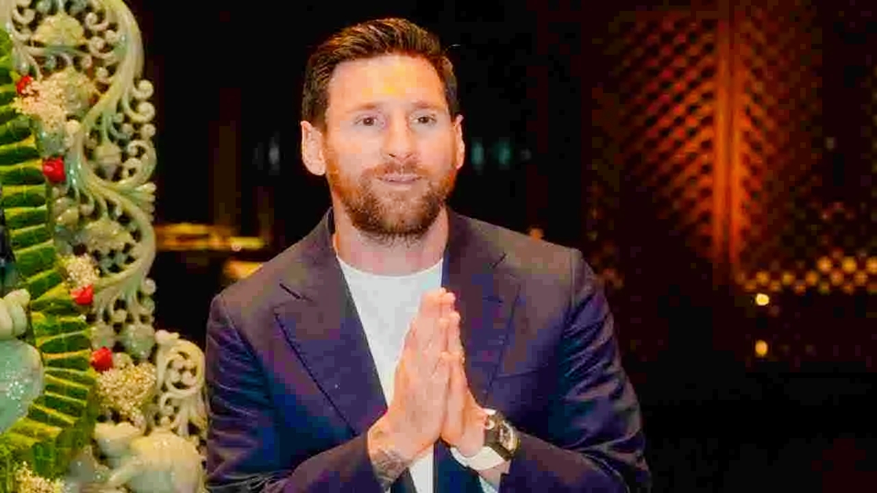 Anant Ambani Surprises Messi with a Luxurious Gift During His Visit to ...