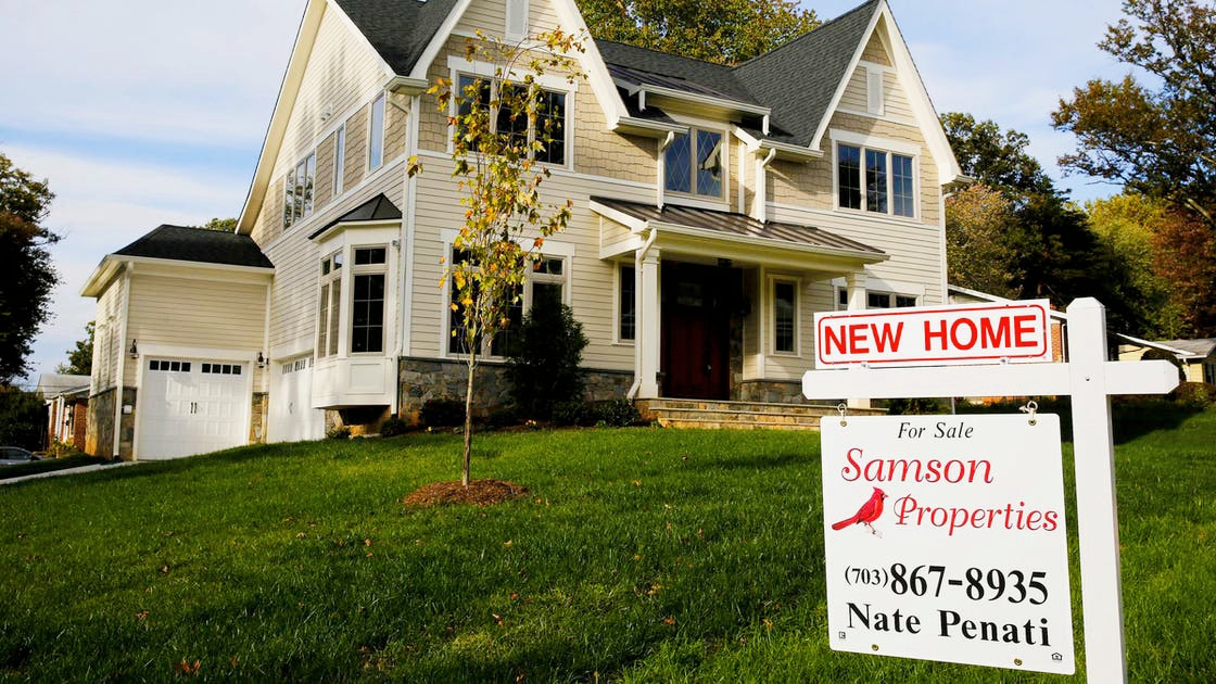 U.S. Mortgage Rates Hit Yearly Low: Is Now the Right Time to Buy?