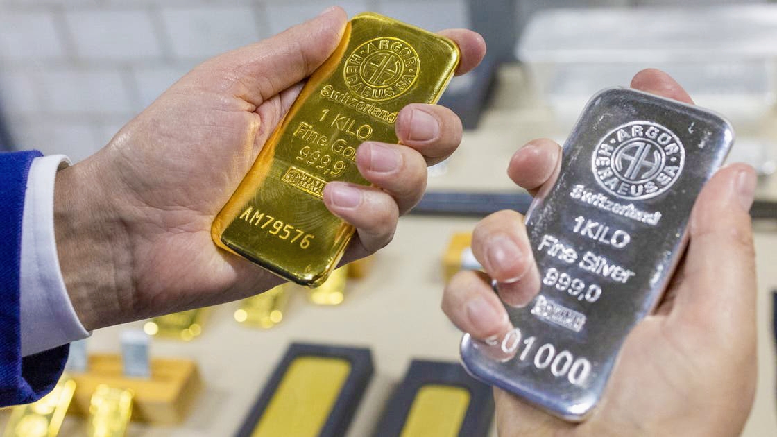 Gold Surpasses $5,000 as Silver Prices Surge Amid Dollar Weakness