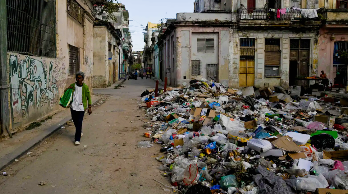 La Havane s'enfonce dans les déchets : la crise des ordures s'aggrave sous le blocus américain