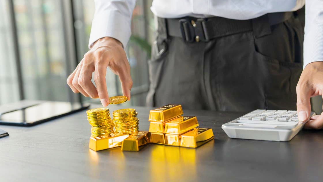 افزایش قیمت طلا در ترکیه ثروت ترکها را دو برابر کرده و مبارزه با تورم را پیچیدهتر میکند