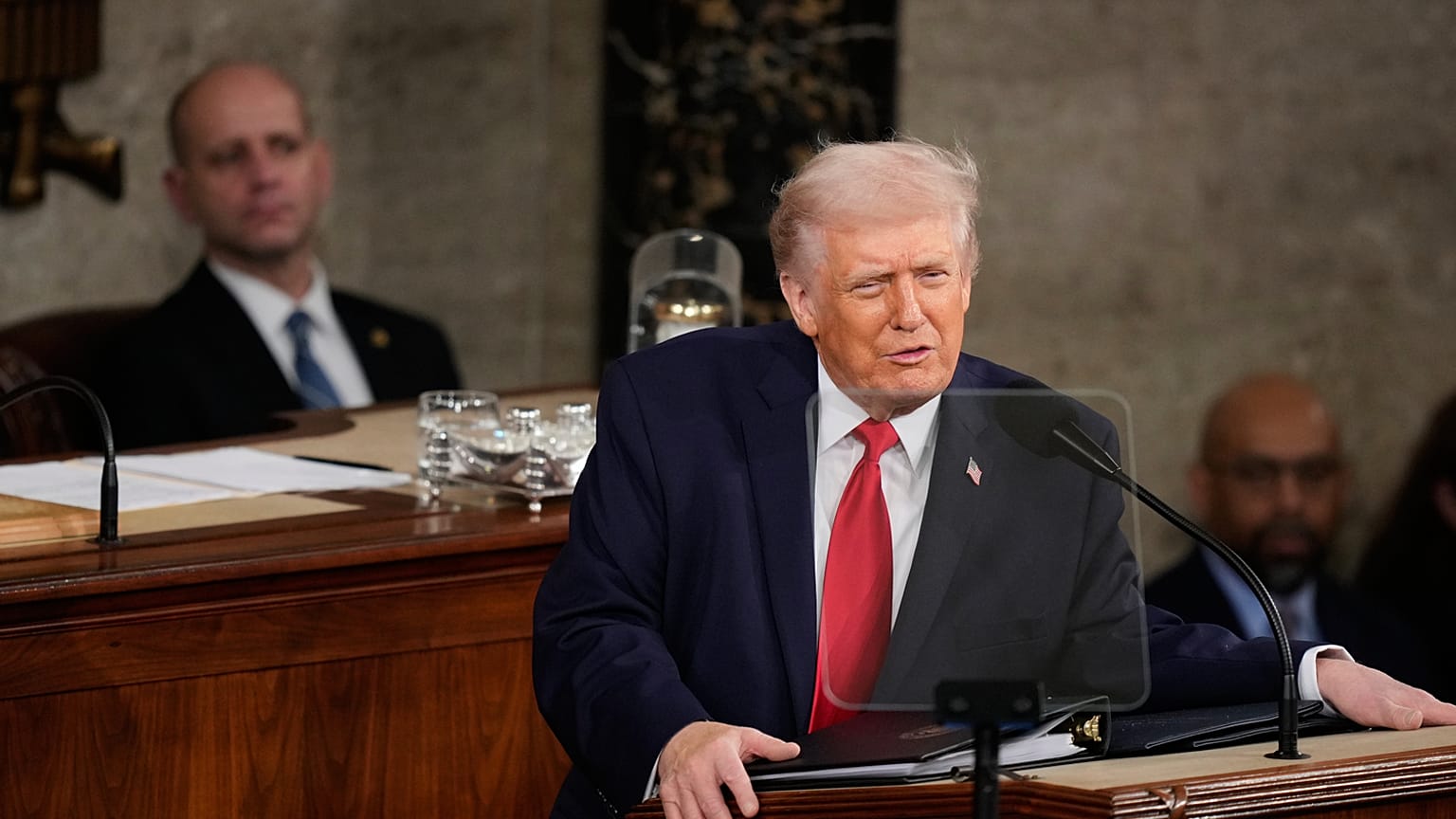 טראמפ: איראן לא יכולה להחזיק בנשק גרעיני ושיחות נוספות ביום שישי