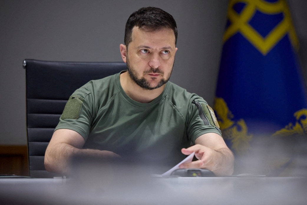 "I think it's a positive thing".. Zelensky asks the government to lift travel restrictions on young people