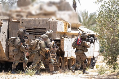 Israeli Army Announces Arrest Operation in Southern Syria Alleging Arrest of 'Arms Dealers'