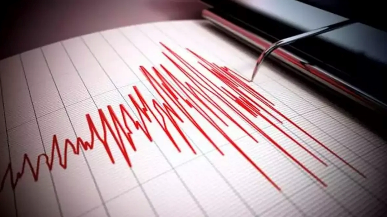 A 6.7 Magnitude Earthquake Strikes the Russian Kuril Islands.. Warnings of Tsunami Waves