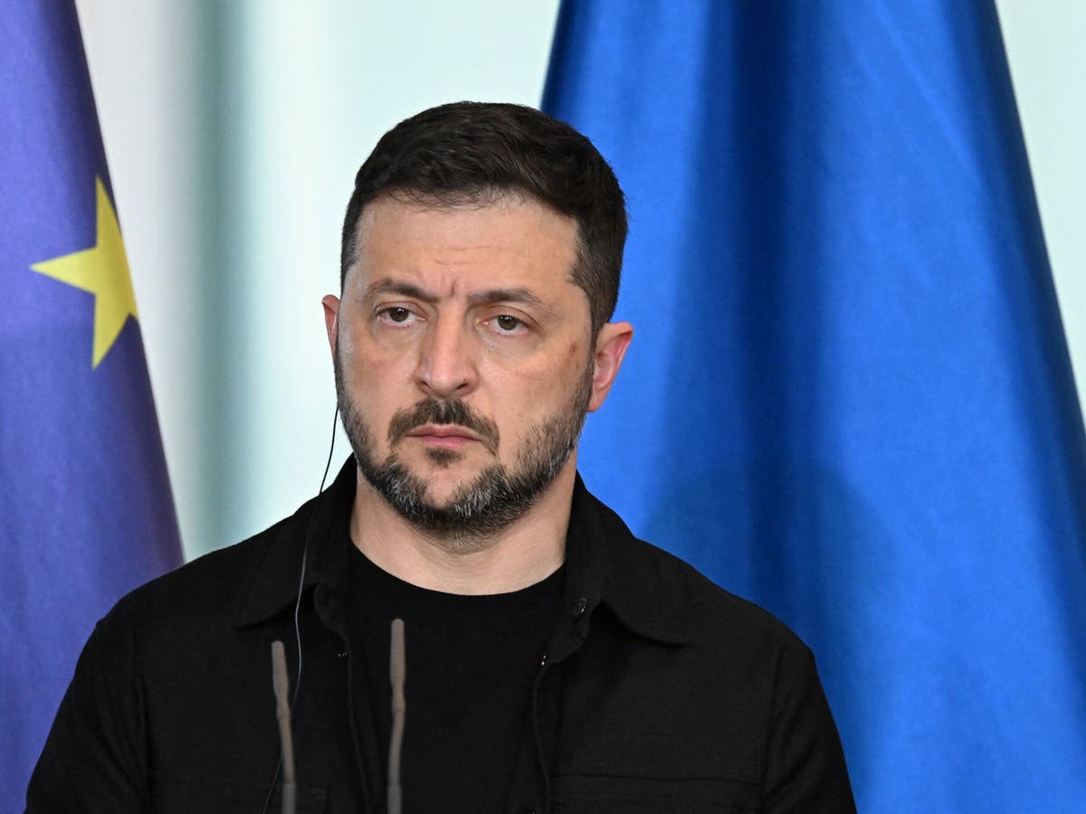 Zelensky: Russia is amassing 100,000 soldiers near Pokrovsk amid rising tensions in eastern Ukraine