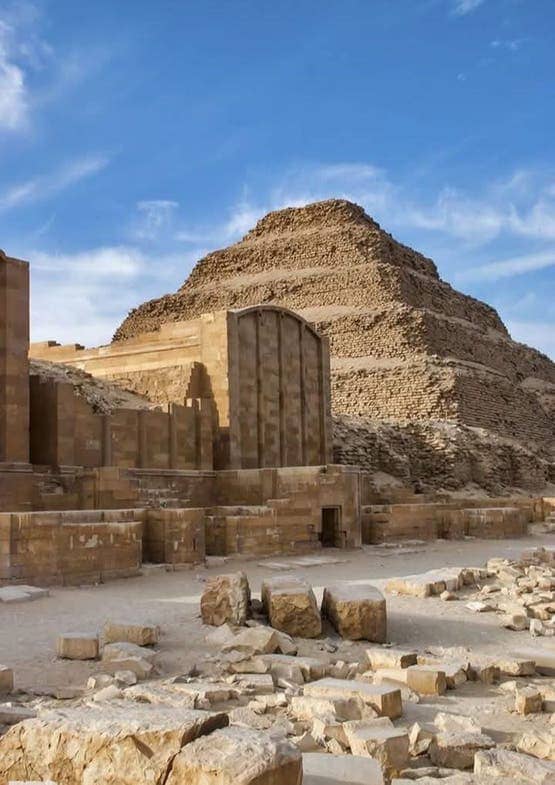 مصر: سرقة لوحة أثرية نادرة من سقارة تثير الأزمة.. وكشف عن اختفائها منذ 6 أعوام
