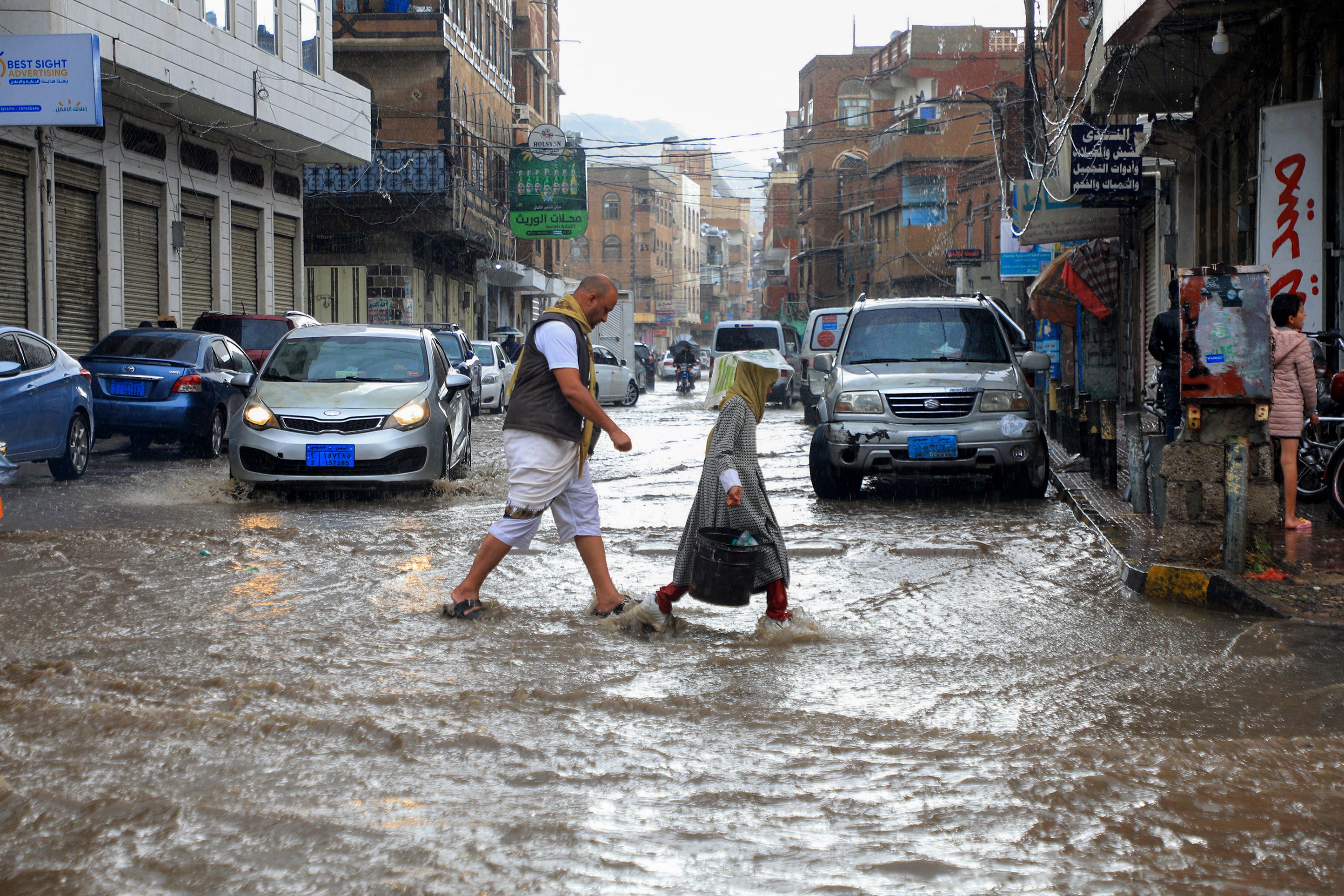 The devastating floods in Yemen claim the lives of 8 people