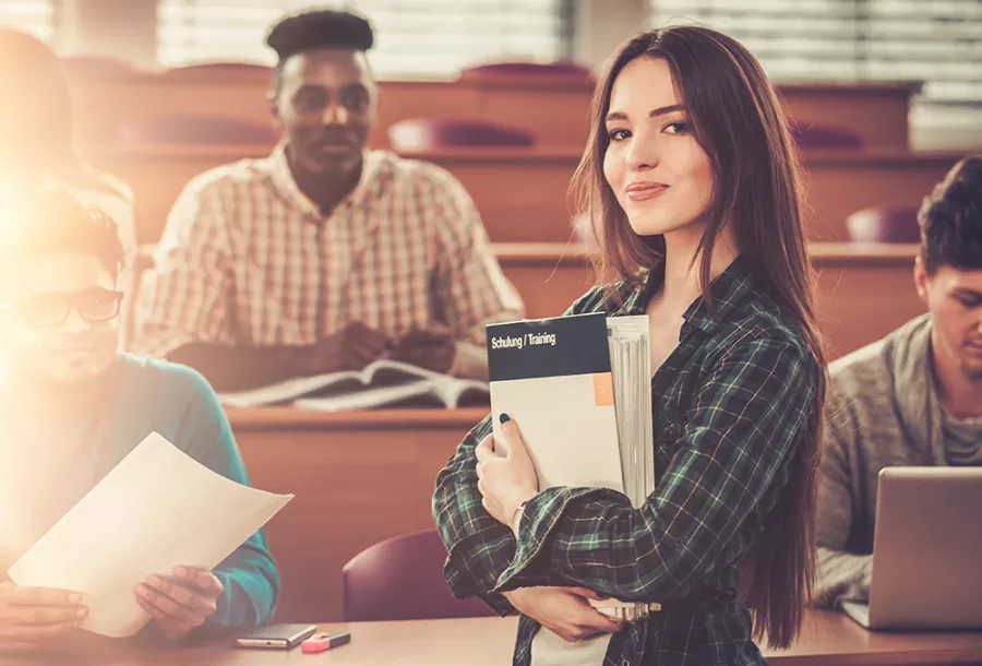 كيف تختار التخصص الجامعي المناسب لك 2025 | دليل الطالب لاختيار أفضل تخصص