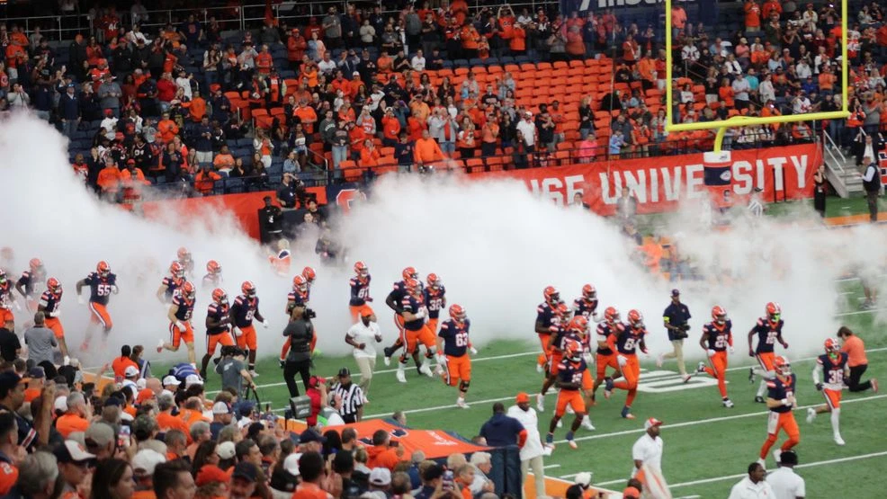 Syracuse Futbolu: UConn'a karşı heyecan verici zafer ve Art Monk'un formasının emekli edilmesi