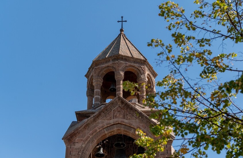 Ortodoks Ermeni Kilisesi'nin Merkezinde Basın Susturulurken Ermeni Güvenlik Güçleri Etchmiadzin Katedrali ve Şirak Piskoposluğu'nda Arama Operasyonları Gerçekleştiriyor